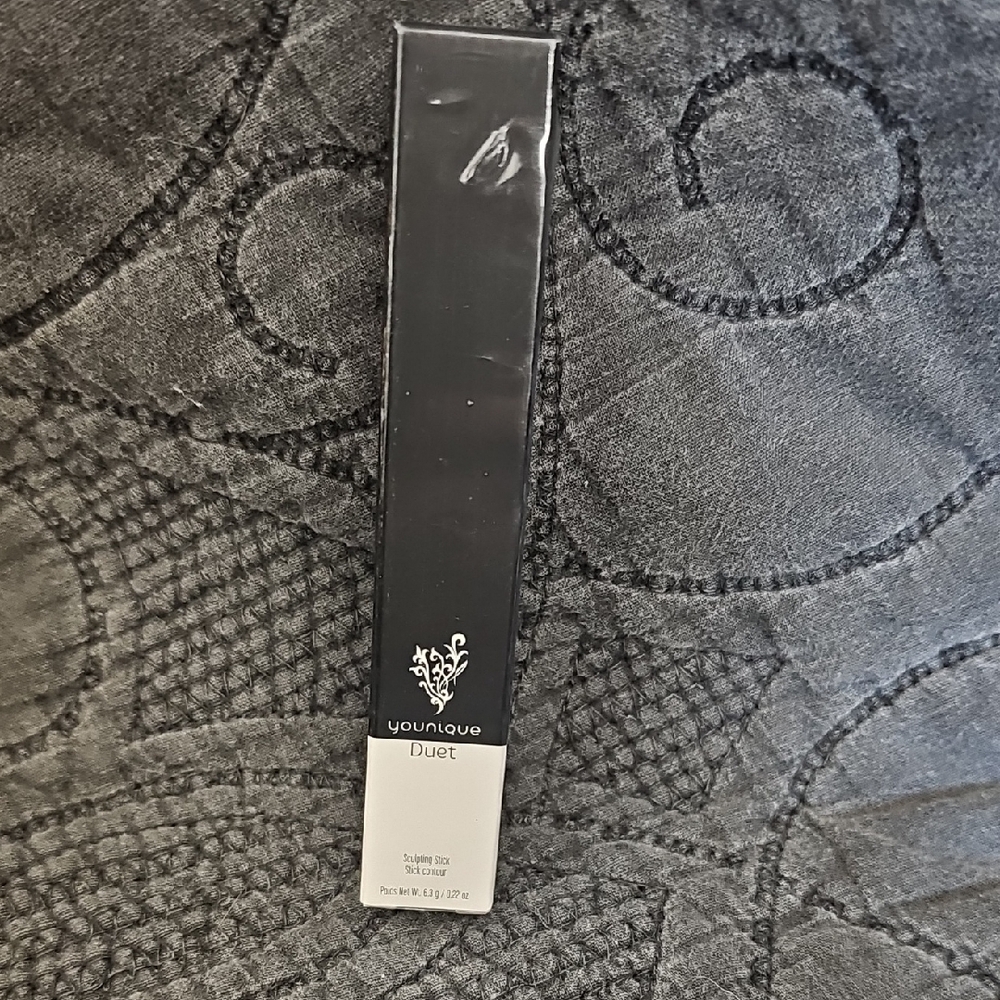 Younique Duet Lipstick - Black and Silver